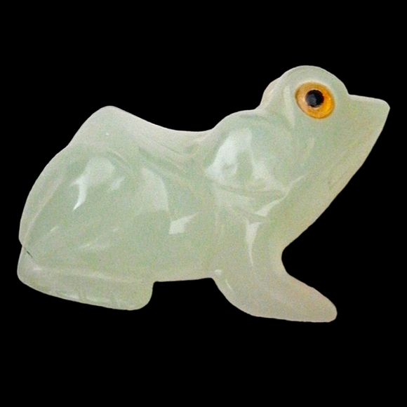 Vintage Carved Frog (Might be jade?) - Picture 2 of 3